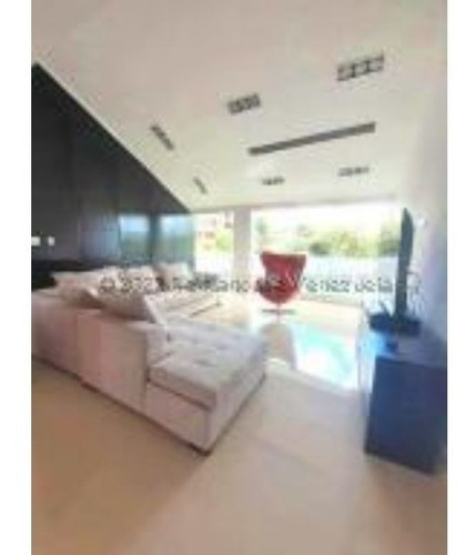 Imagen 2 de 25 de #22-23742 Hermoso Apartamento Duplex En El Hatillo