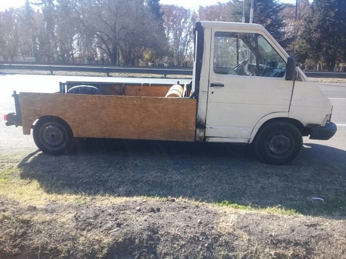 Imagen 3 de 11 de Renault Trafic Tipo Rodeo