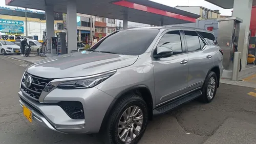 Toyota Fortuner Srv 2.4 Diesel 4x2 At 2023