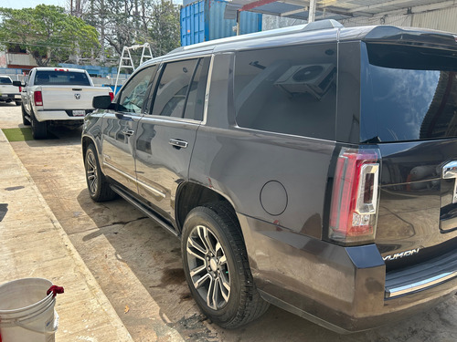 GMC Yukon 6.2 Denali V8 8 Vel At
