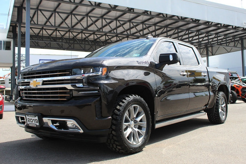 Imagen 3 de 15 de Chevrolet Cheyenne High Country 2019