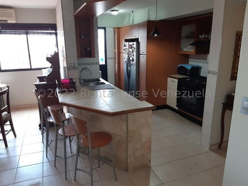 Imagen 12 de 30 de Apartamentos En Venta Este De Barquisimeto, Cod # 23-8881 Excelente Ubicación, Negociable! Mas Información Comunícate 412-1498654 Katty Vasquez Rentahouse. Moderno, Oportunidad, Conservado, Amplio !!