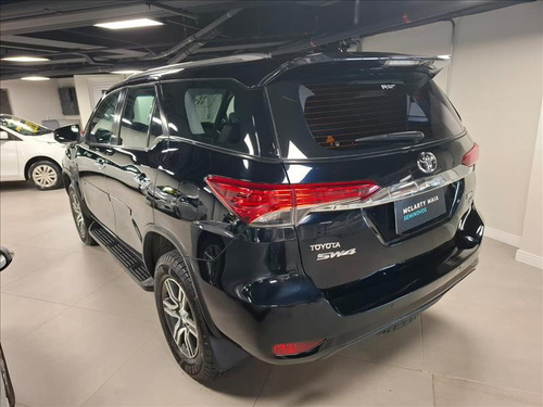 Toyota Hilux SW4 2.7 Srv 7 Lugares 4x2 16v