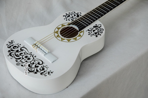 Imagen 3 de 5 de Guitarra Infantil 2/4 Diseño Coco Dia De Muertos 3-12 Años