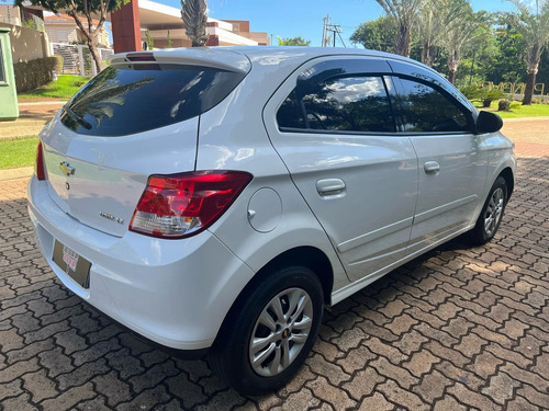 Chevrolet Onix 1.0 MPFI LT 8V FLEX 4P MANUAL
