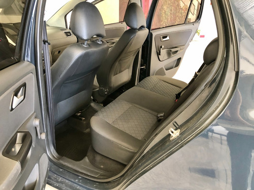 Imagen 9 de 11 de Volkswagen Fox Confortline Gnc 2014