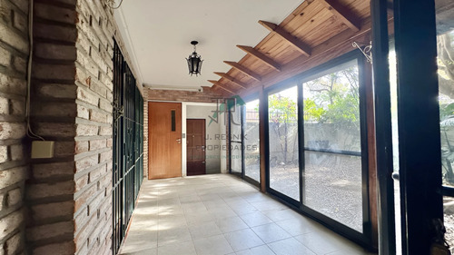 Muy Buena Casa En Esquina Superluminosa Con Ascensor