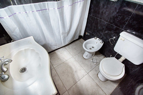 Departamento Ph · En Venta · 5 Ambientes · Luminoso, Con Estilo · En Lomas Del Mirador
