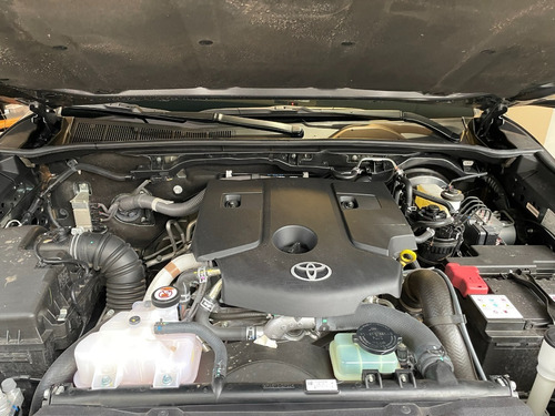 Imagen 13 de 14 de Toyota Sw4 Srx 2.8 Tdi 7 Asientos