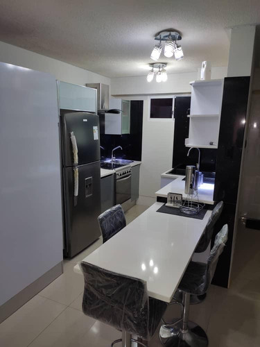 Imagen 3 de 12 de Venta De Apartamento En Res. Las Marias Ve02-702sc-cort
