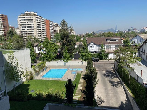 Departamento En Venta De 4 Dorm. Metro Manq. En Las Condes