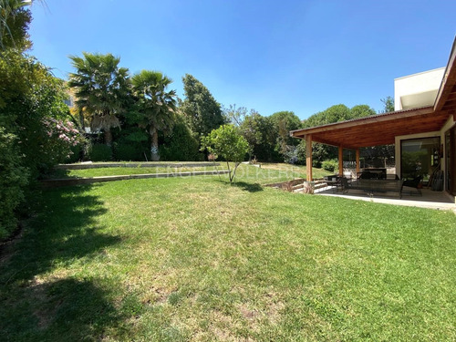 Casa Moderna En Venta, La Reserva