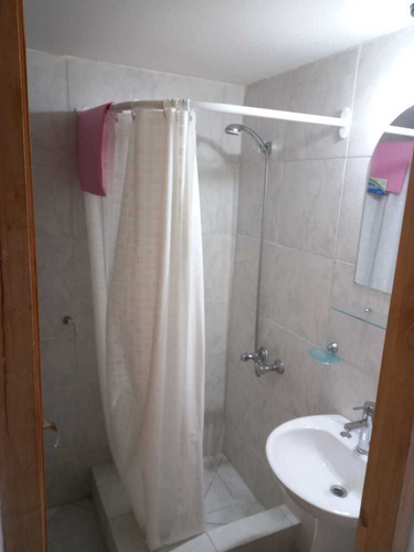 Imagen 7 de 20 de Departamentos Uso Temporarios Para 1 O 2 Personas De 1 A 3 Meses. Equipados. Planta Baja Y 1er Piso Pleno Centro, Muy Luminosos, Jardin, Parrillas