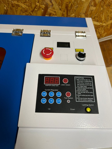 Pantógrafo Láser Ldcp0302e Tubo 40w Grabadora Y Cortadora