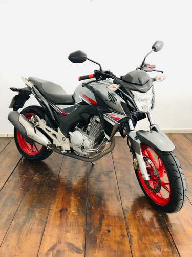 Imagem 3 de 13 de Honda Cb 250f Twister 2018 Prata!!!