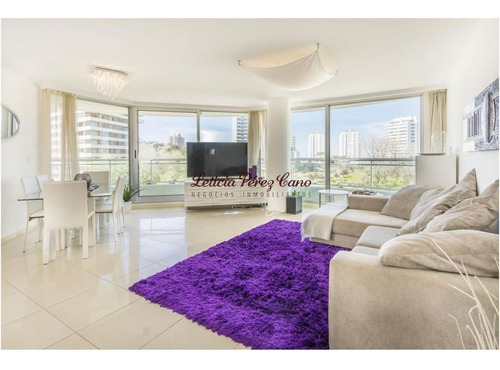 Imagen 4 de 22 de Venta De Apartamento En Roosevelt, 3 Dormitorios Mas Servicio