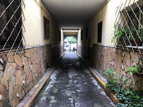 Imagen 4 de 12 de Padrón Unico 5 Casas, 9 Aptos, Galpón Macari Vende