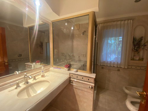 Imagen 12 de 15 de Venta De Casa Con Detalles De Categoria, En Saint Thomas Sur