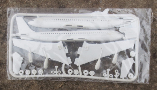 Vintage Avion Boeing 707 D Armar Hecho Por R&l Cereal Toys 