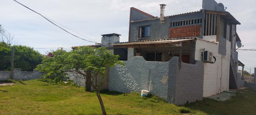 Complejo En Venta De 3 Apartamentos En La Paloma