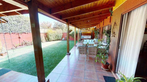 Impecable, Muy Bien Emplazada, Cercana A Colegio Dunalastair