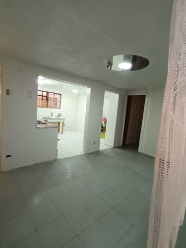 Calle Eduardo Cordero 01468, Puente Alto, Vendo Dpto 1 Piso