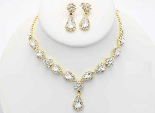 Collar Con Arete De Fiesta De 3 Gotas Y Flor Cafu312-03 A20