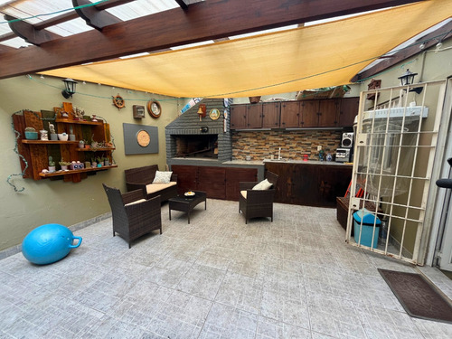 Venta Casa Pocitos Ph 2 Dormitorios Con Patio Y Parrillero