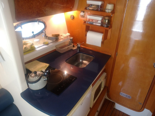 Imagen 8 de 14 de Crucero Mediterranean 415 - Volvo Diesel