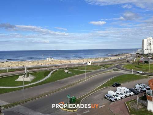 Imagen 17 de 30 de Primera Linea Playa Brava - Venta Dpto. 3 Dormitorios