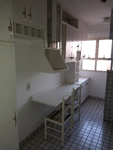 Imagem 19 de 25 de Apartamento No Centro, Com 78 M² -com 3 Dormt (sendo 1 Suíte Com Armário), Bh Social, Cozinha Com Armários, Lavanderia, Sala 2 Ambientes, Sacada Lateral, 2 Vagas Cobertas, Quartinh - Ap00356 - 322825