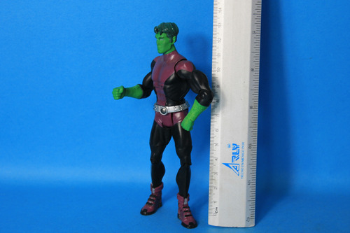 Beast Boy Dc Universe Classics Figura 1 (Usado)