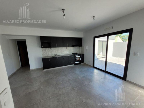 Imagen 10 de 30 de Departamento 3 Ambientes Venta Castelar Cochera