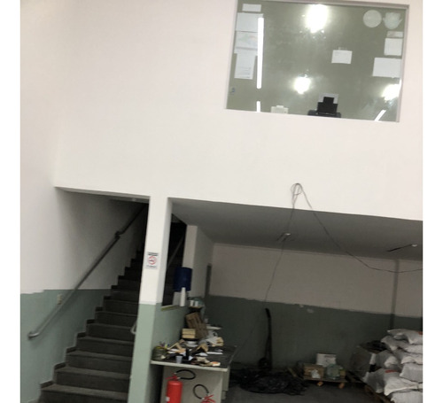 Prédio De 3 Andares Com Galpão Intermediário Comercial