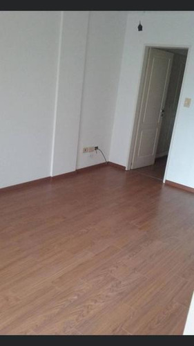 Imagen 1 de 10 de Se Vende Hermoso Departamento Con Balcón. Zona Abasto. Ideal Inversión. Oportunidad.