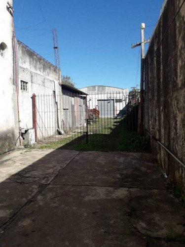 3 Locales , Galpon + Vivienda En 1ºpiso