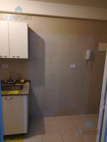 Imagen 2 de 16 de Departamento 3 Ambientes Con Balcon - Villa Lugano