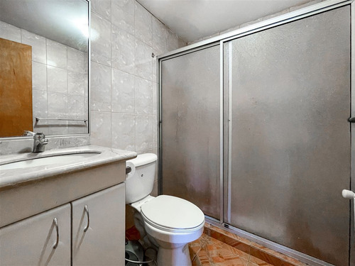 Casa En Venta De 5 Dorm. En Las Cabras