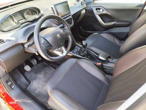 Peugeot 2008 1.6 Feline am20