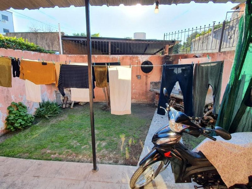 Imagen 20 de 20 de Casa De Tres Dormitorios, Dos Baños, Cochera, Amplio Terreno Y Pileta