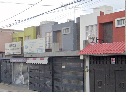 Casa En Venta, Recuperación Bancaria, Col. Mision Del Carrilo, Santiago De Queretaro , Queretaro. Laab2