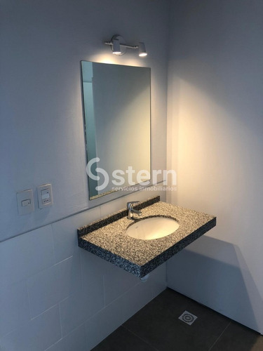 Alquiler Anual Y Venta De Local Comercial, Centro, Maldonado.- Ref: 1723