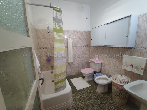 Casa En Venta En La Carlota 250mt2 3 Habitaciones 2 Baños 2 Puestos