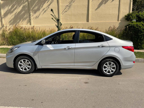 Imagen 6 de 21 de Hyundai Accent 1.6 At Gl Sedan