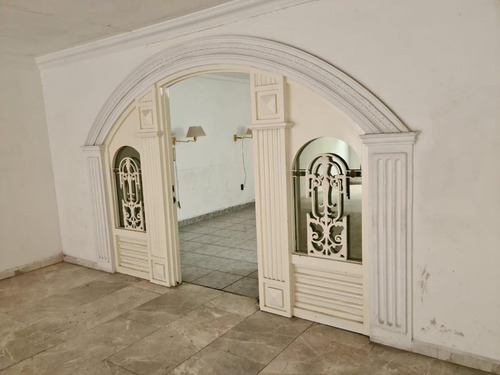 Imagen 2 de 14 de Casa Ideal Para Oficina En Venta En Carretas Qro