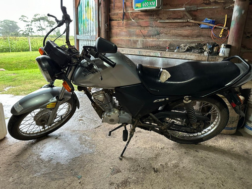 Moto Honda Cb1 125cc Año 2015