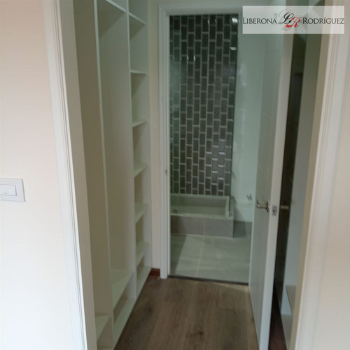 Casa En Venta De 4 Dorm. En Quilpué