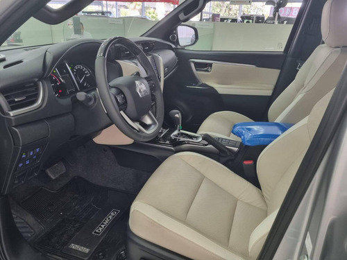 Toyota SW4 2.8 Tdi Srx Diamond 7l 4x4 Aut. 5p
