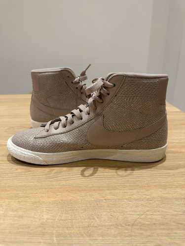 Zapatillas Nike Botita De Mujer - Blazer Mid Ltr Prm (Usado)