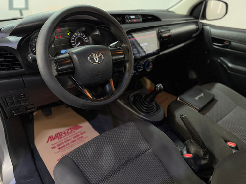 Toyota Hilux 2.7 Cabina Sencilla Mt